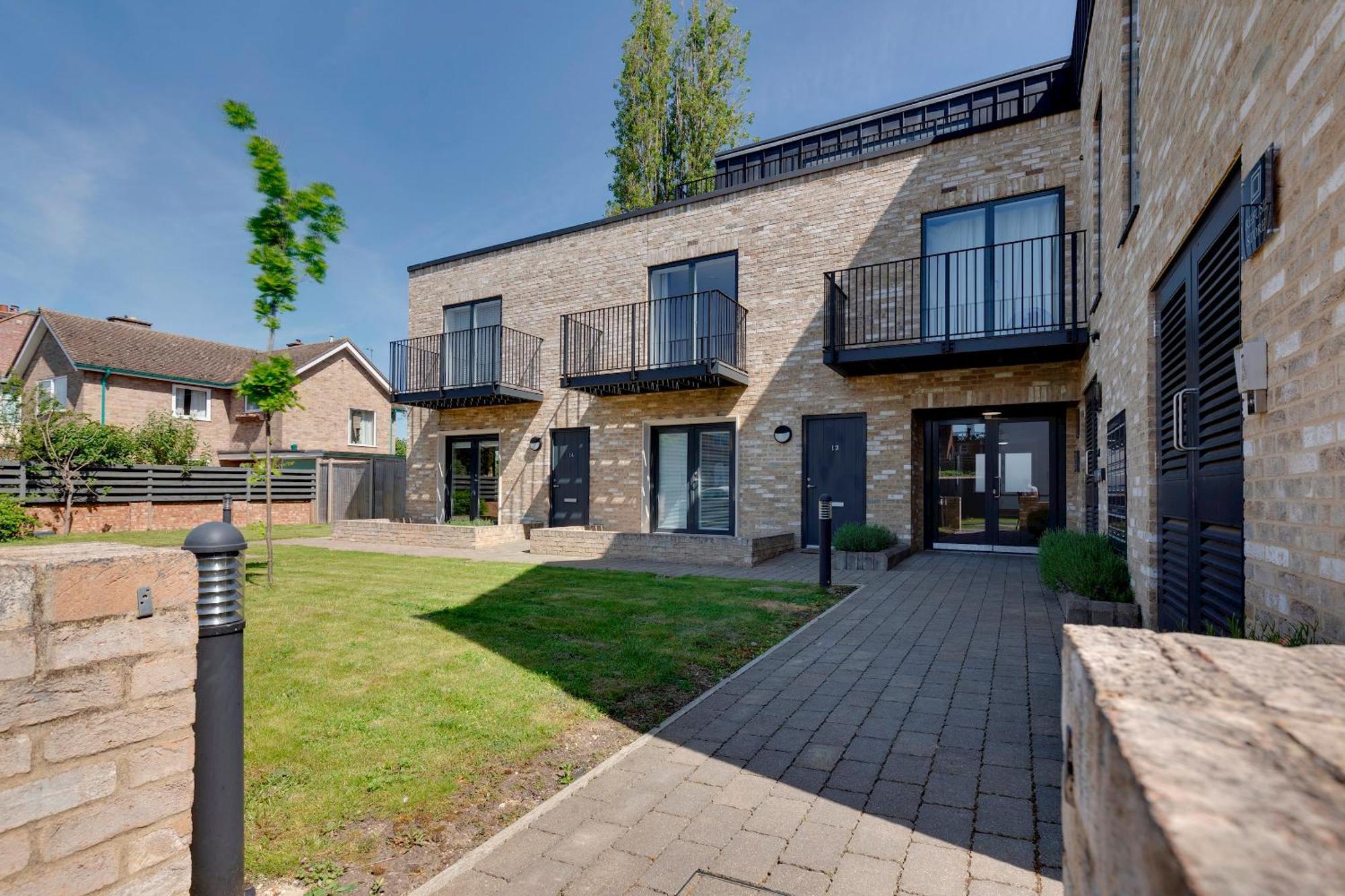 Spacious Comfortable And Modern Unit Pass The Keys * Cambridge (Cambridgeshire)