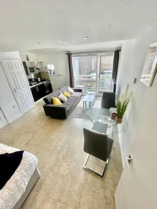 Centre First Floor Sleeps 3 Apartment *