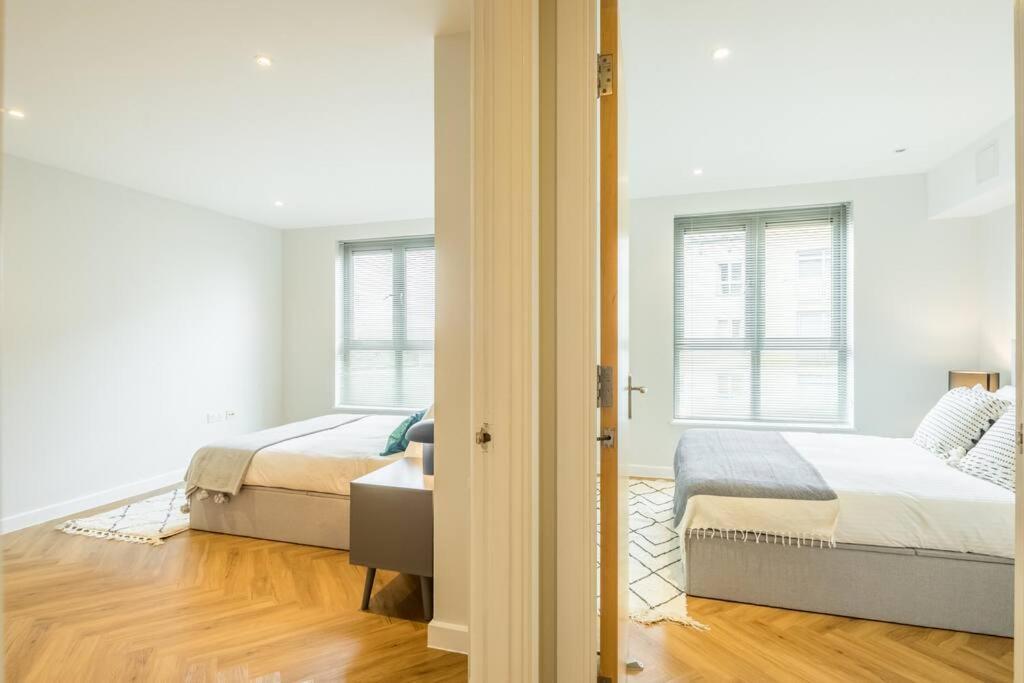 Executive 2br Next To Station + Parking Holiday home