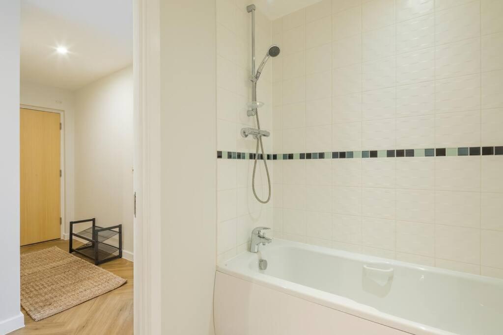 Executive 2br Next To Station + Parking Holiday home Cambridge (Cambridgeshire)