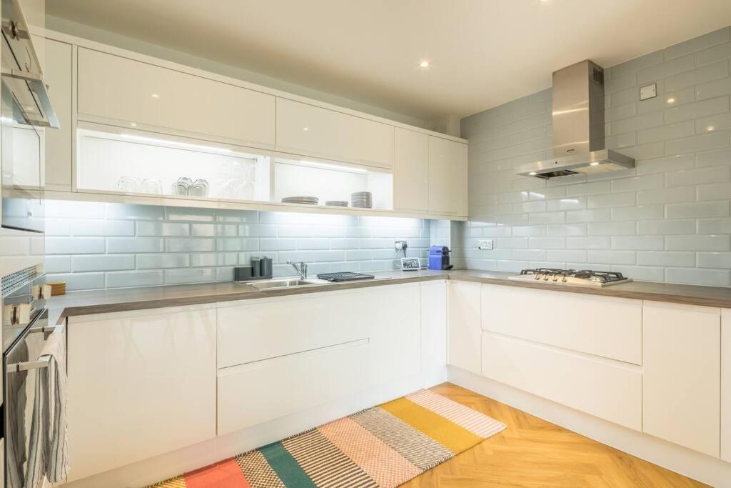 Executive 2br Next To Station + Parking Holiday home Cambridge (Cambridgeshire)
