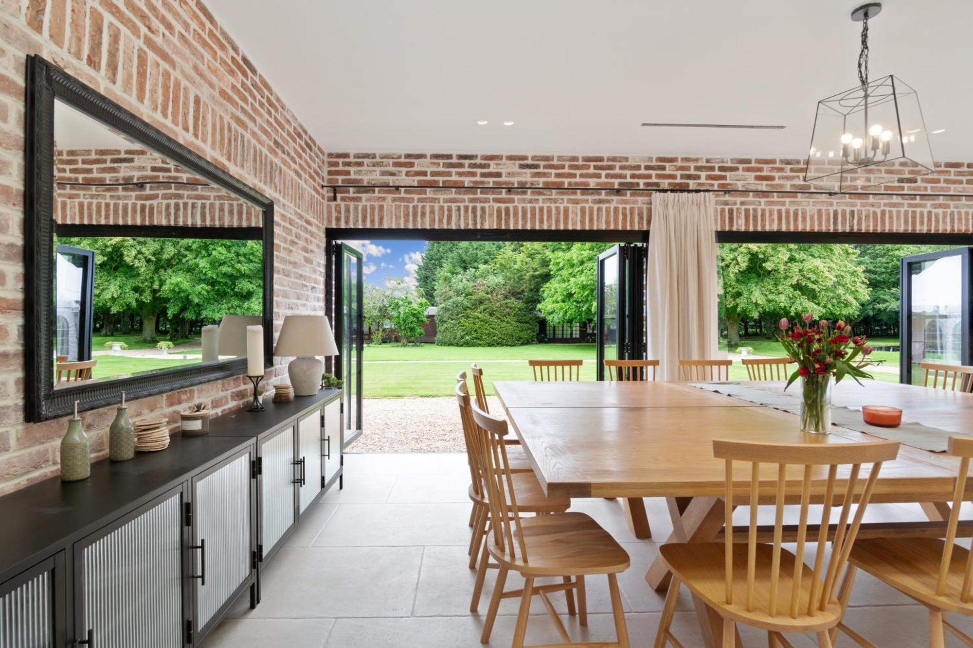 The Manor At Minstrel Court With Hot Tub Villa *