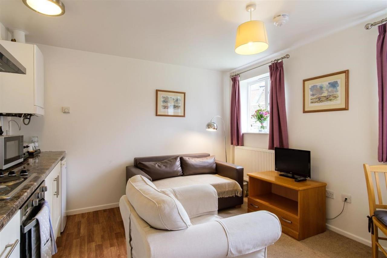 Westminster College Cottages, Hotel