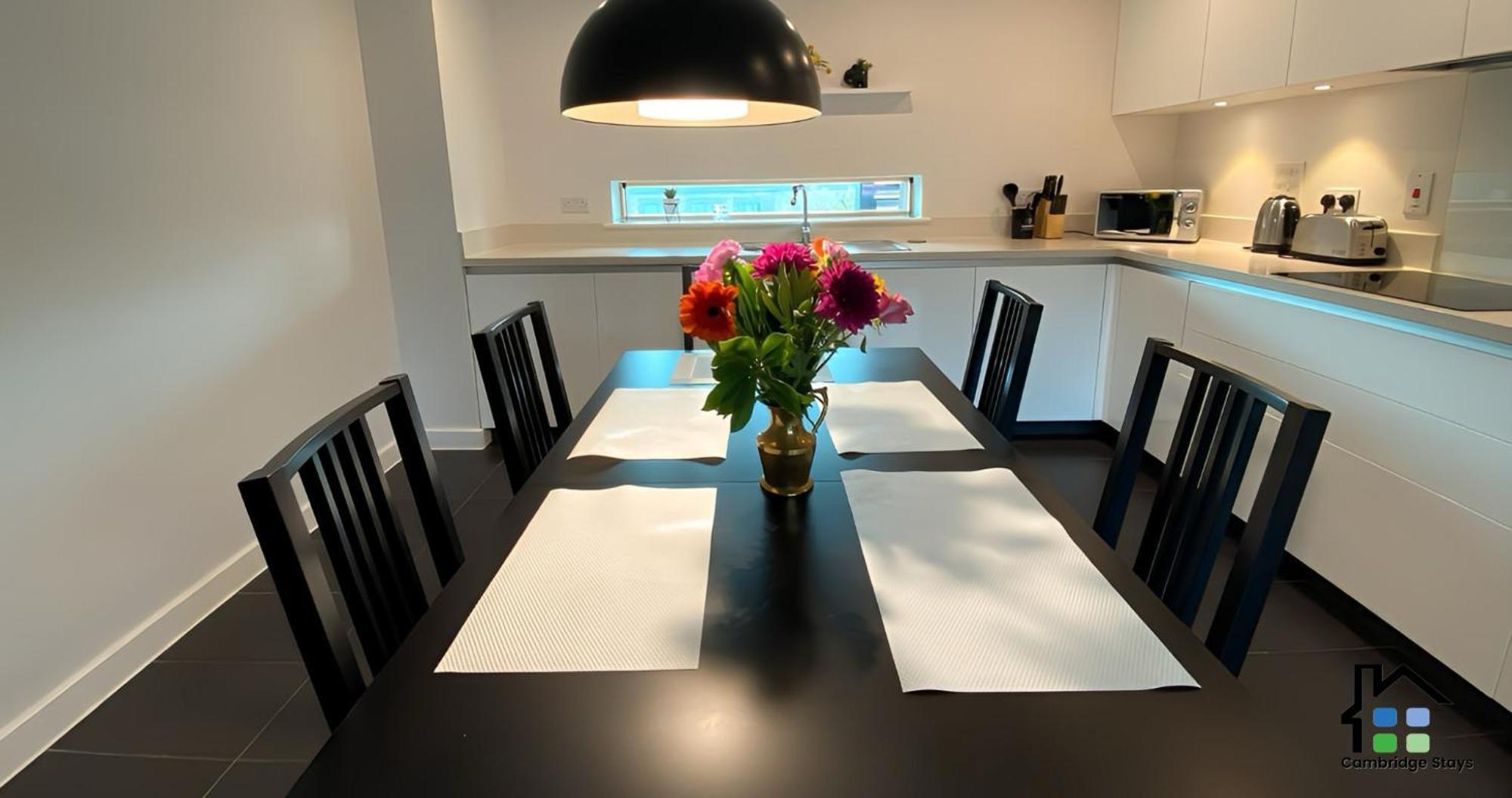 Cambridge Stays - Apartment At Addenbrooke Hospital And Bio Campus - Free Private Parking Apartment