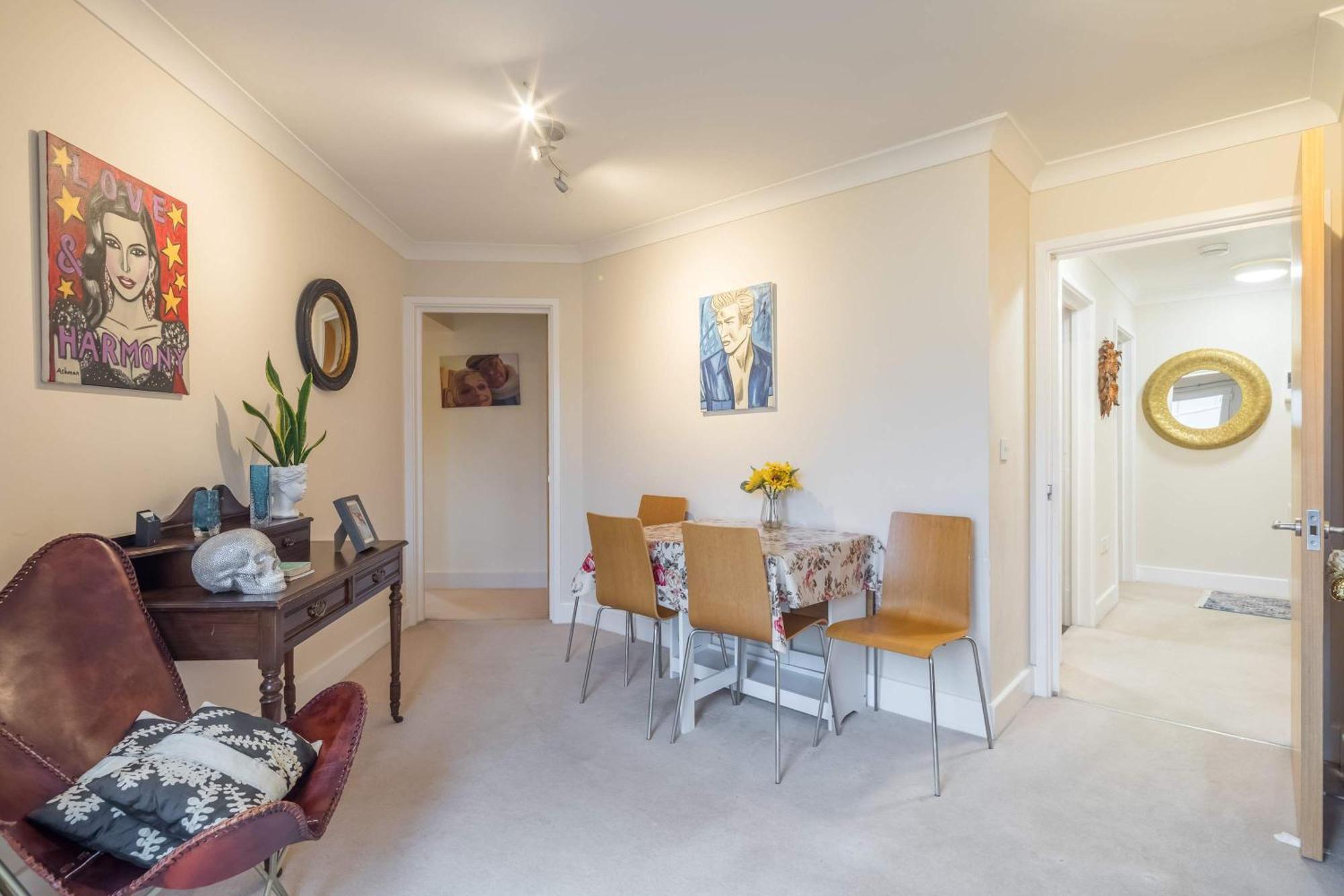 Apartment Fabulous 3bed - With Parking *
