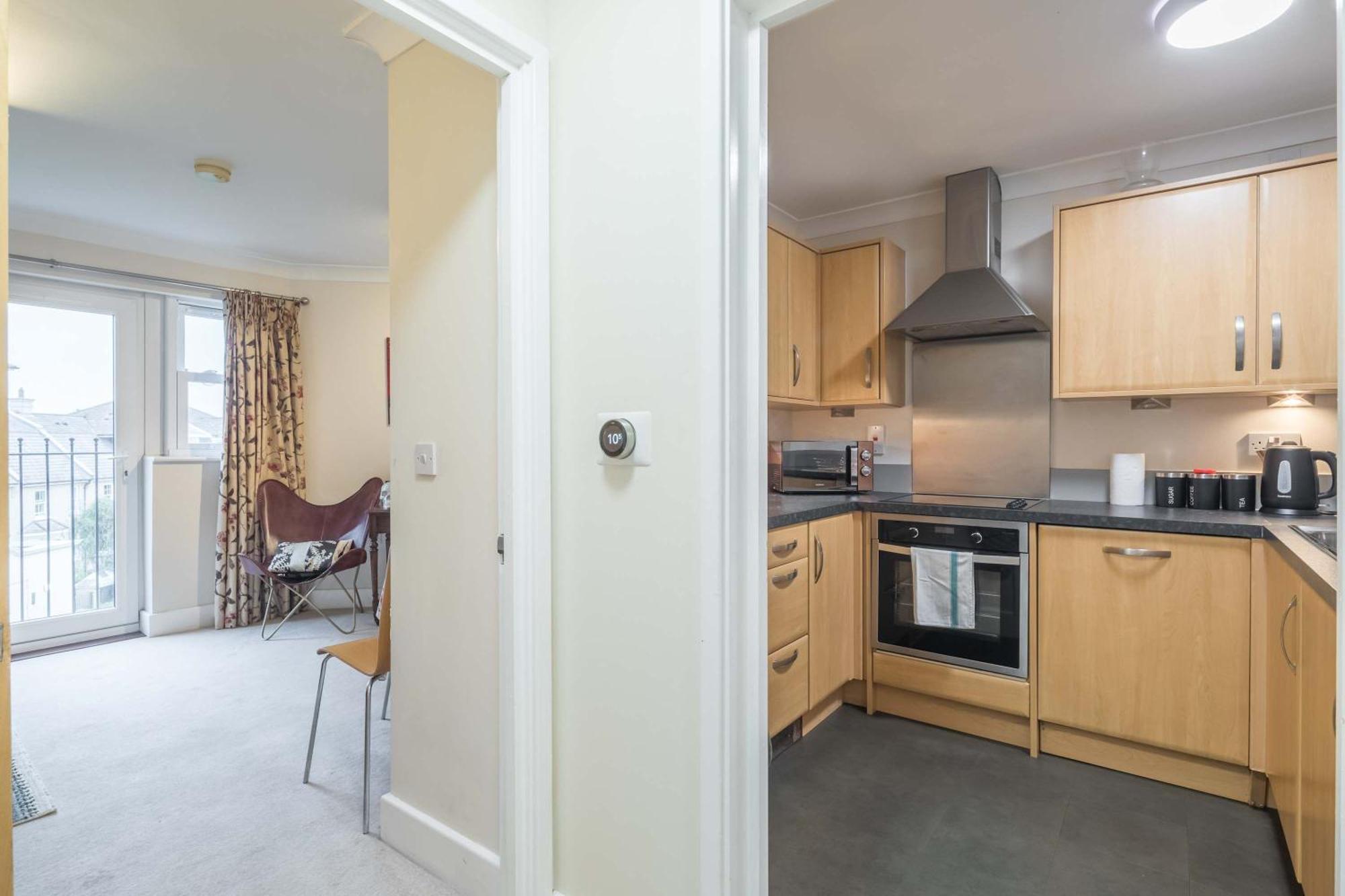 Fabulous 3bed - With Parking *