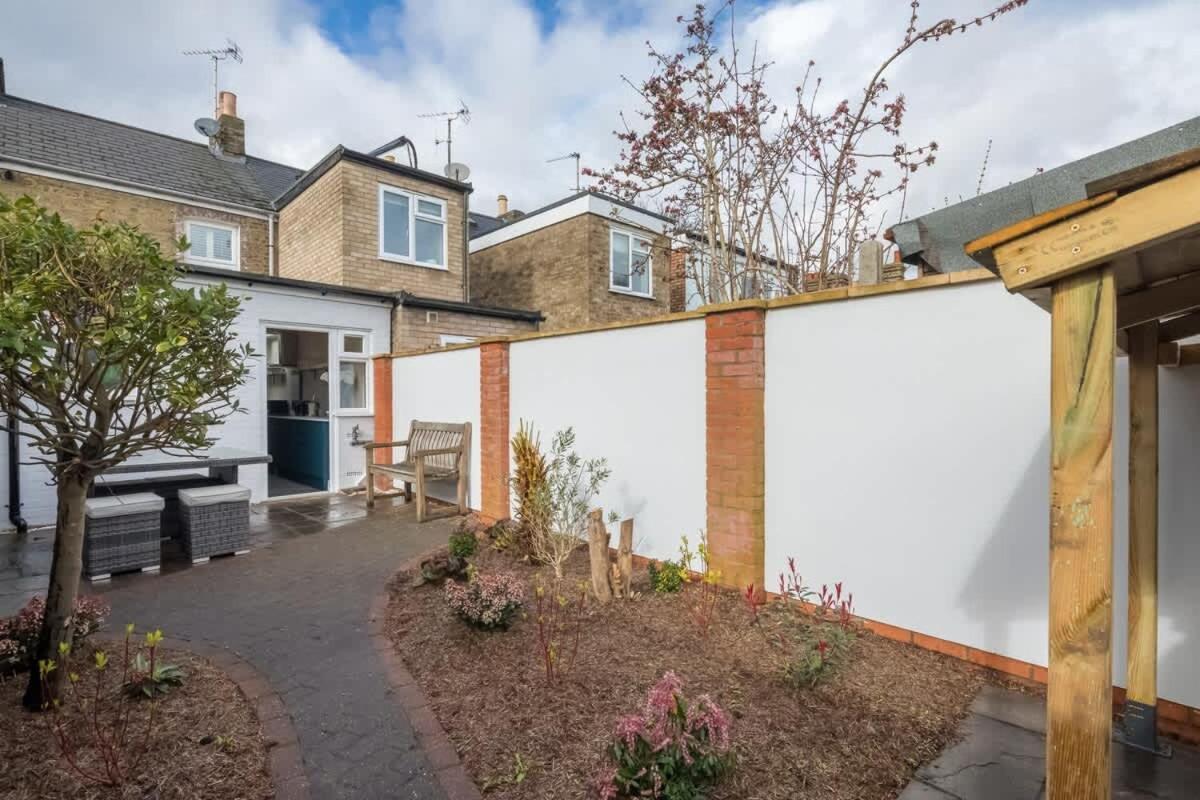 Beautiful 2bed Nr Holiday home *