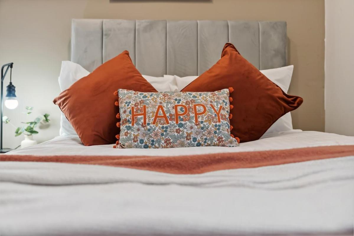 Chic 2 Bed With Free Parking & Garden *