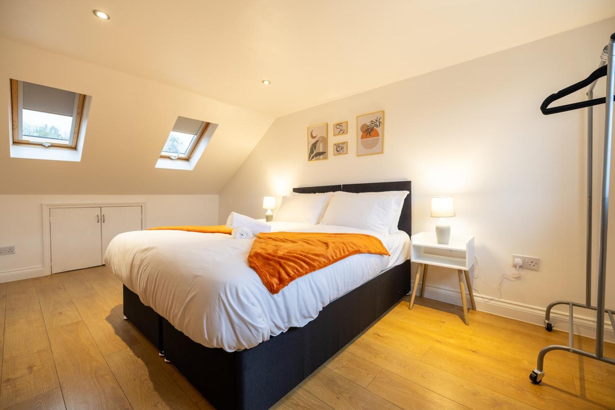Apartment Spacious 5 Bedroom Near Retail Park - By Traboule Ltd