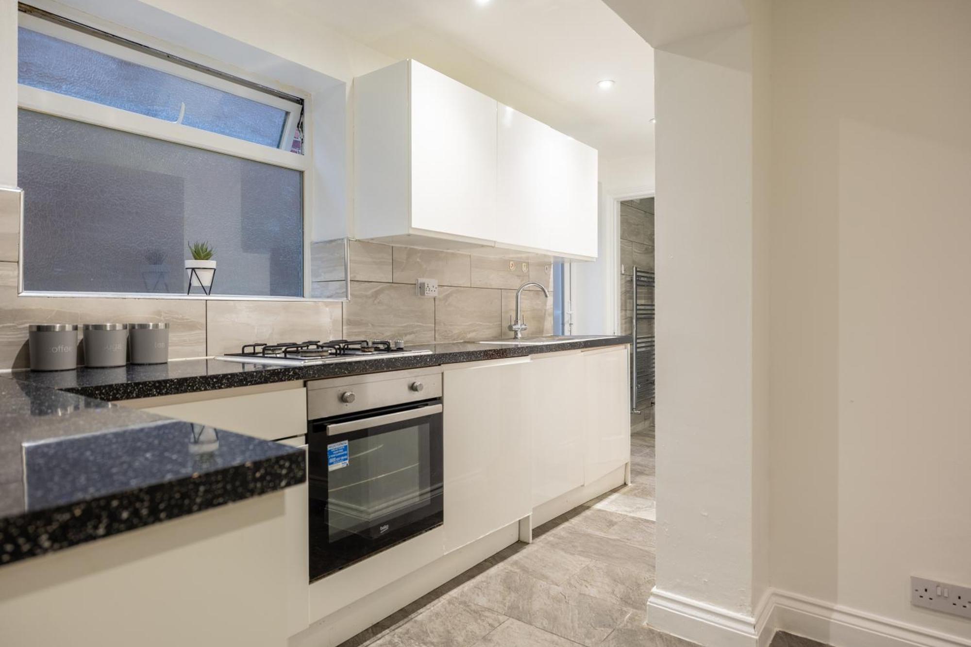 Apartment Spacious 5 Bedroom Near Retail Park - By Traboule Ltd Cambridge (Cambridgeshire)