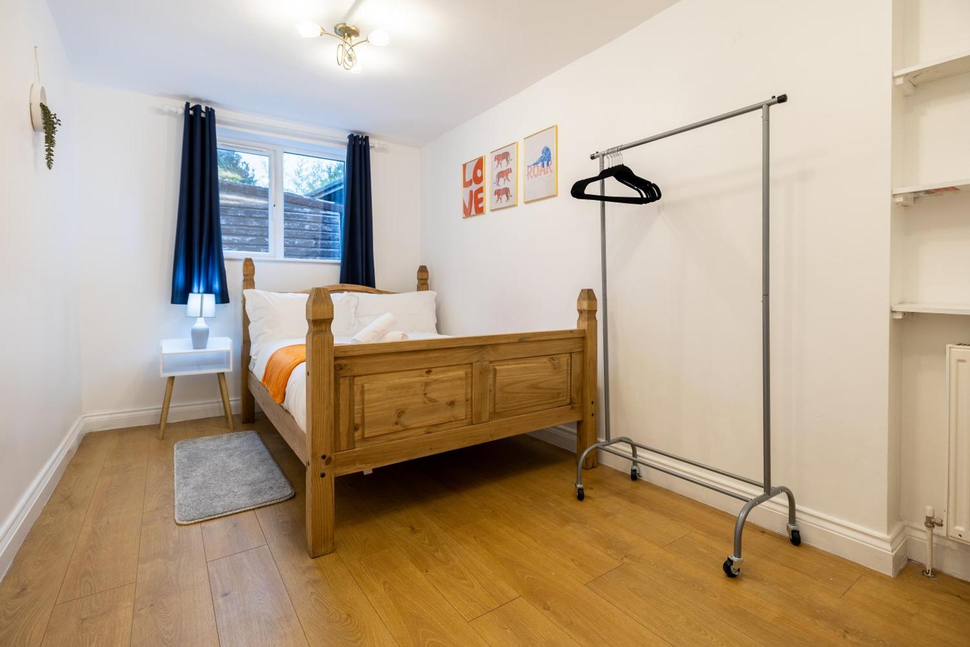 Spacious 5 Bedroom Near Retail Park - By Traboule Ltd Apartment Cambridge (Cambridgeshire)