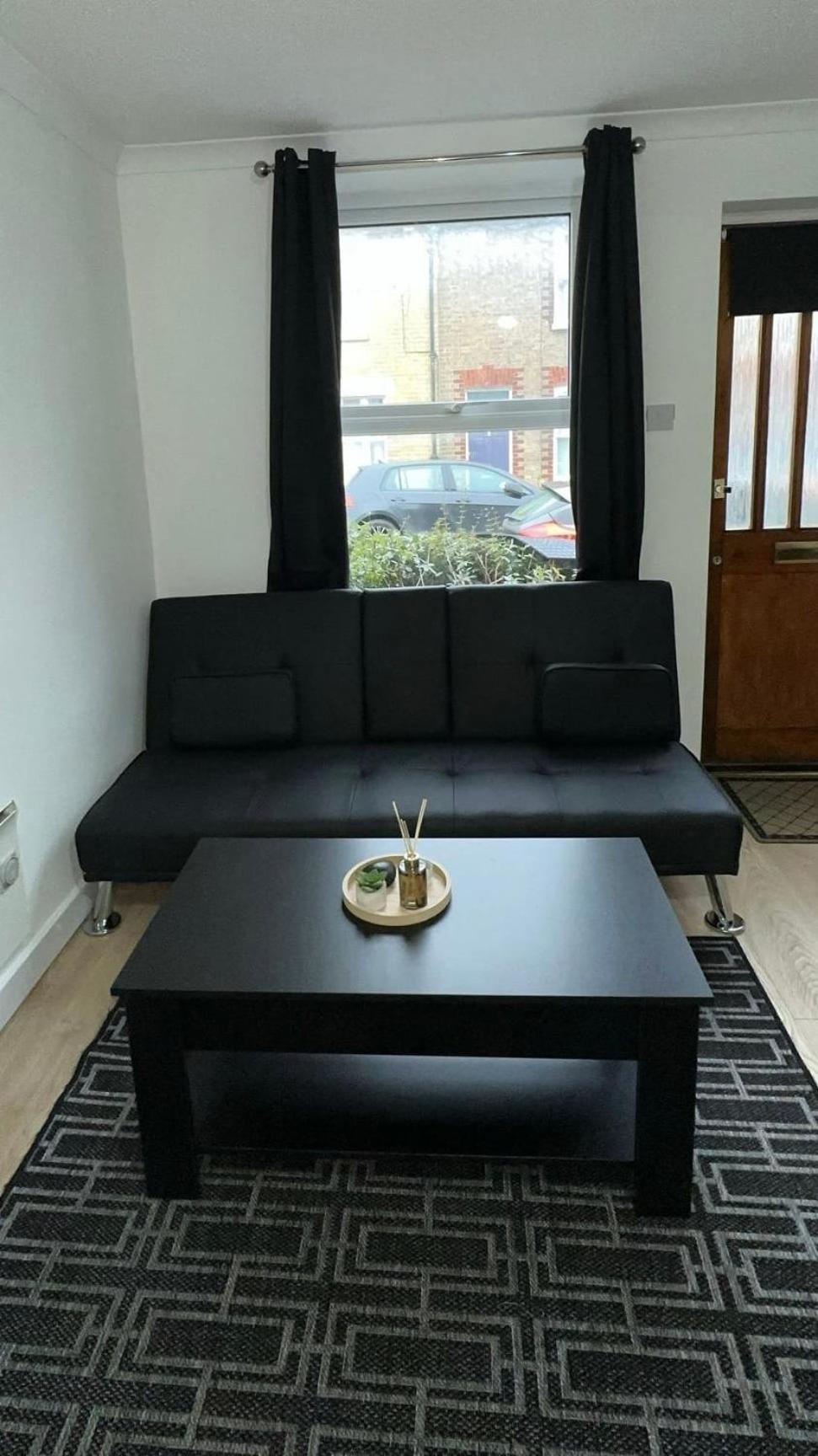 Apartment Maya - Location With Private Parking
