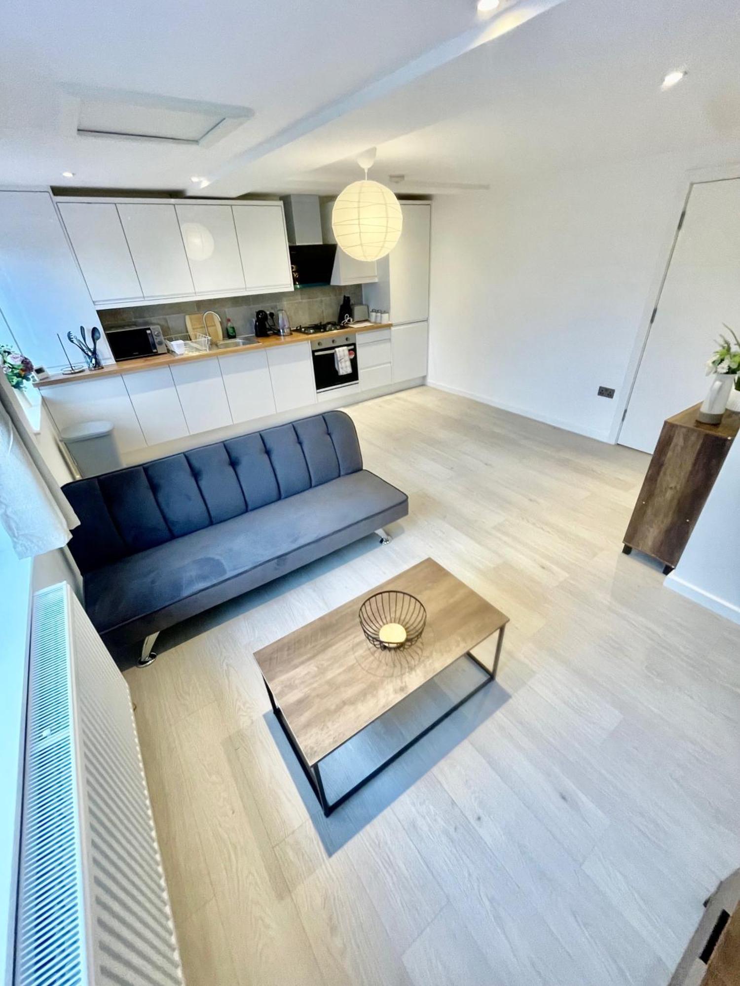 Cozy 2 Bedroom 5 Sleep Apartment
