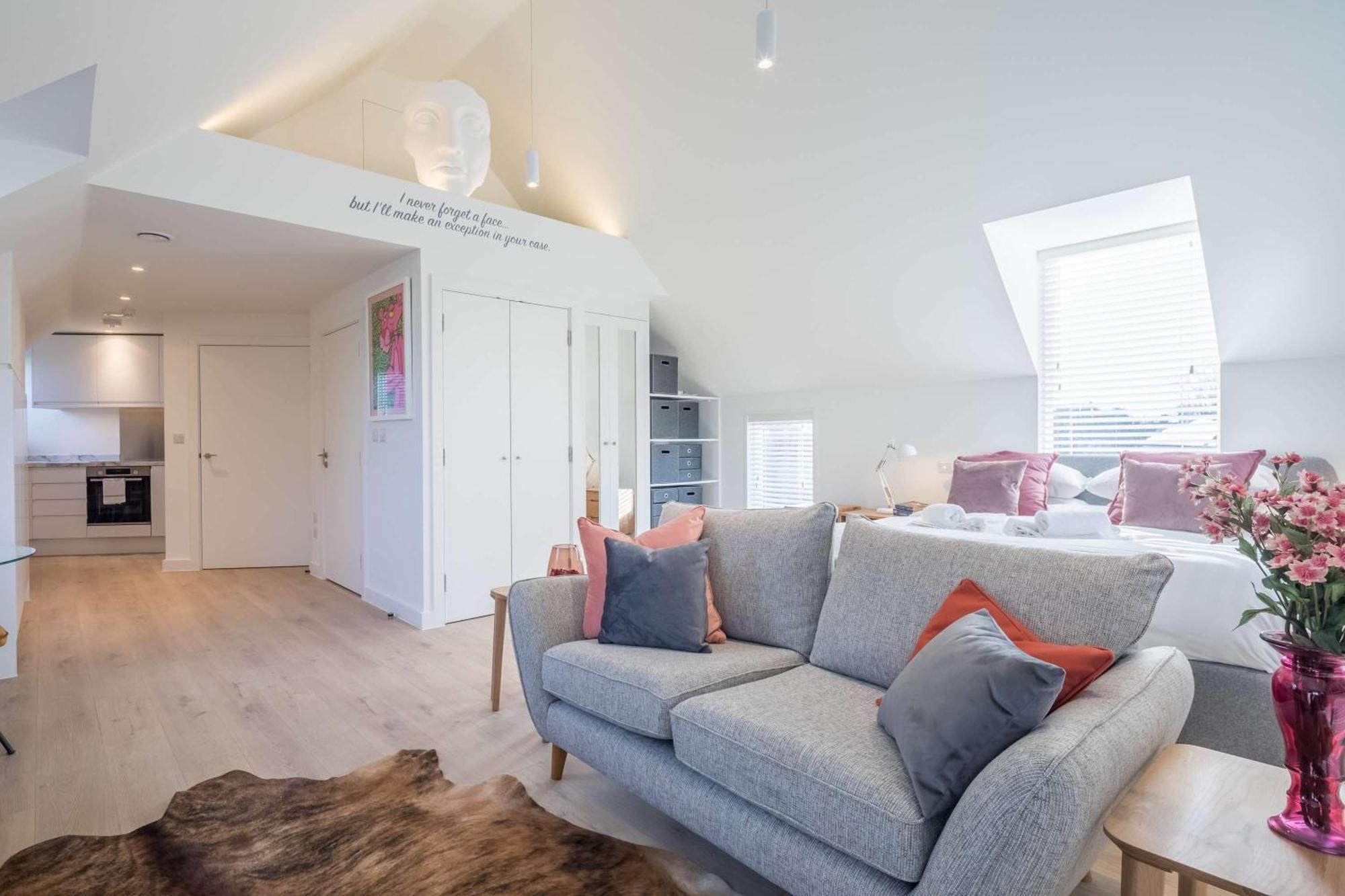 Beautiful With Parking Apartment *