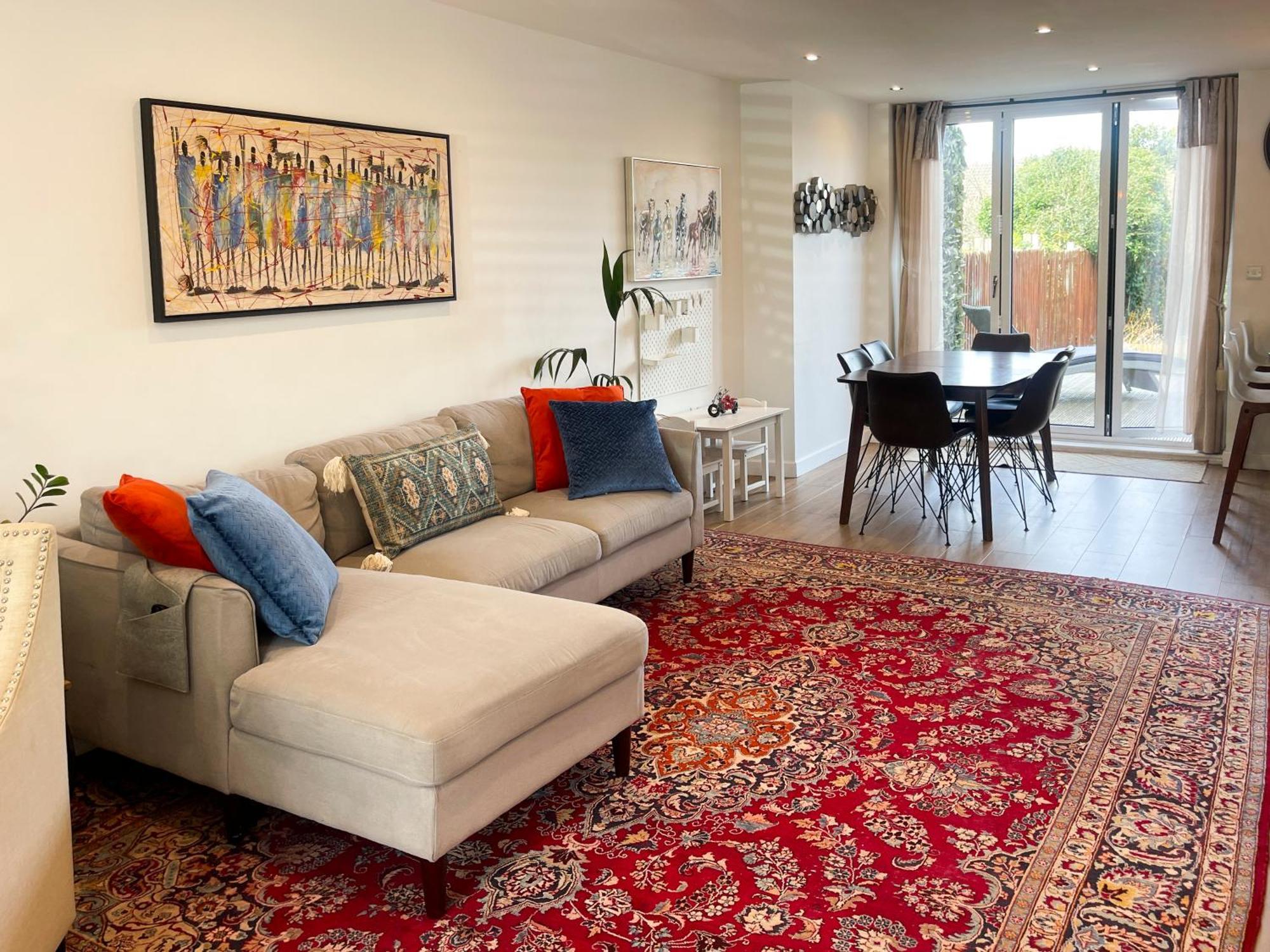 Luxurious Large Open Plan Family - Walk To Addenbrookes - Homehost Holiday home