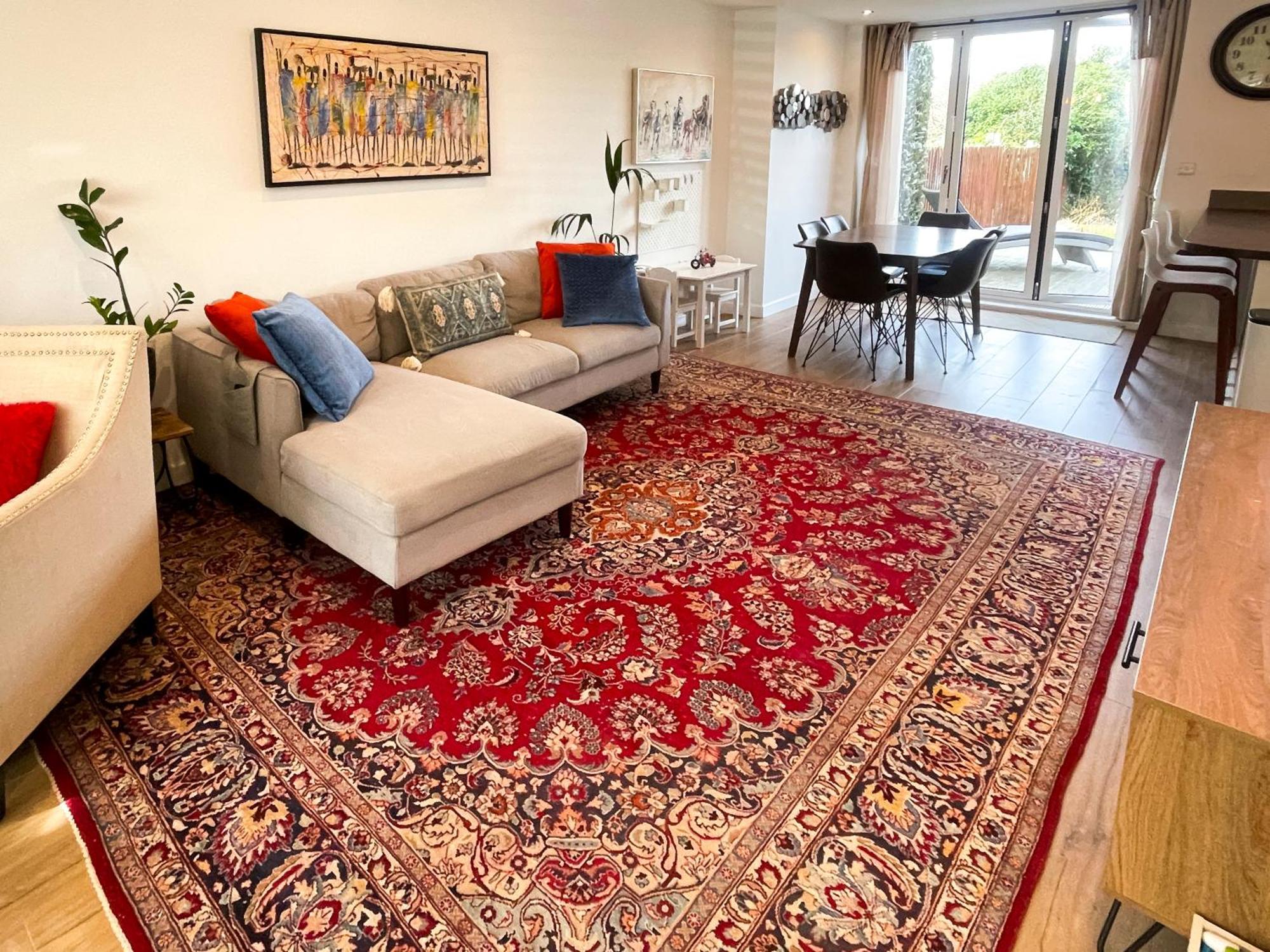 Luxurious Large Open Plan Family - Walk To Addenbrookes - Homehost Holiday home