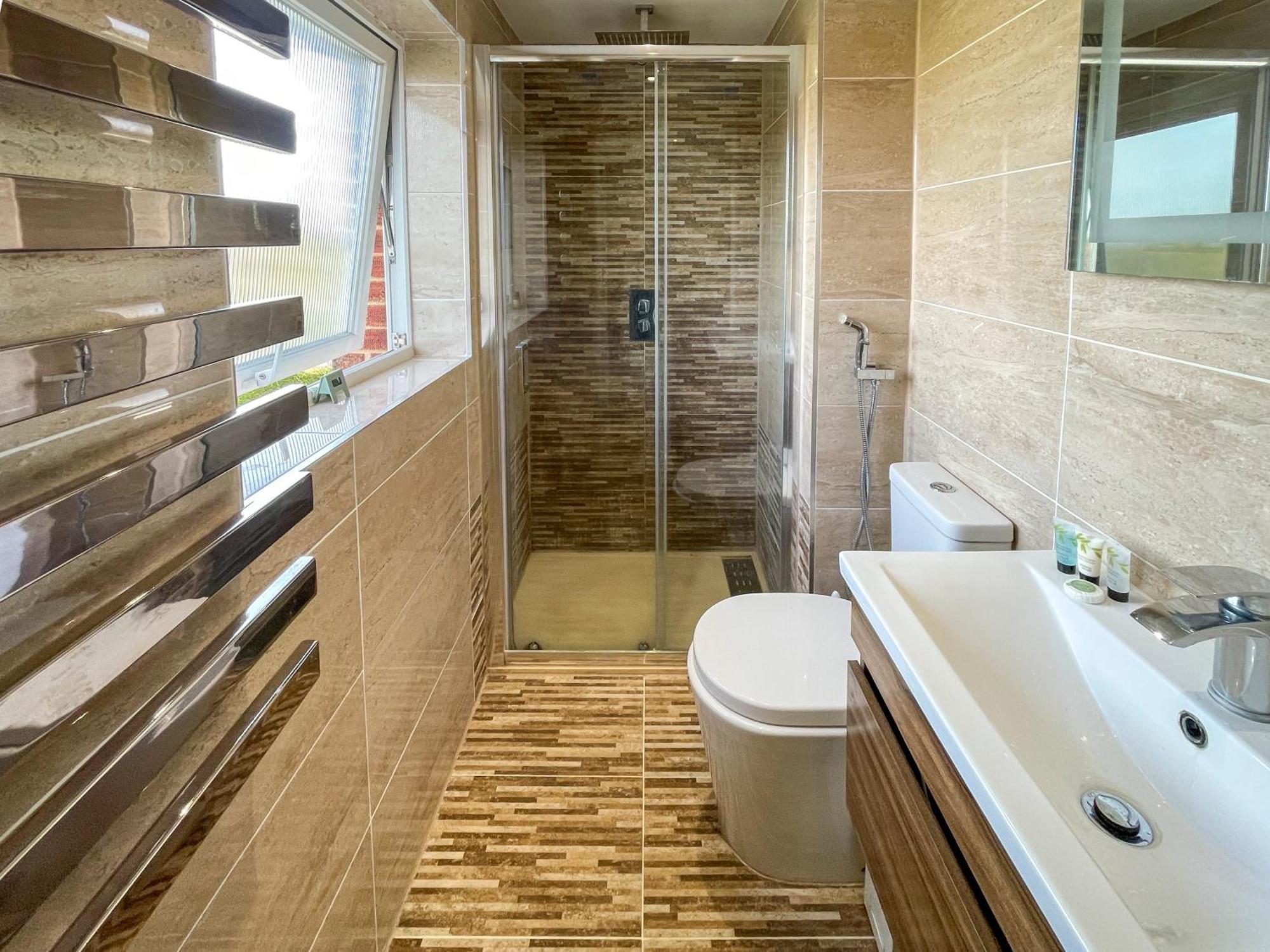 Holiday home Luxurious Large Open Plan Family - Walk To Addenbrookes - Homehost *