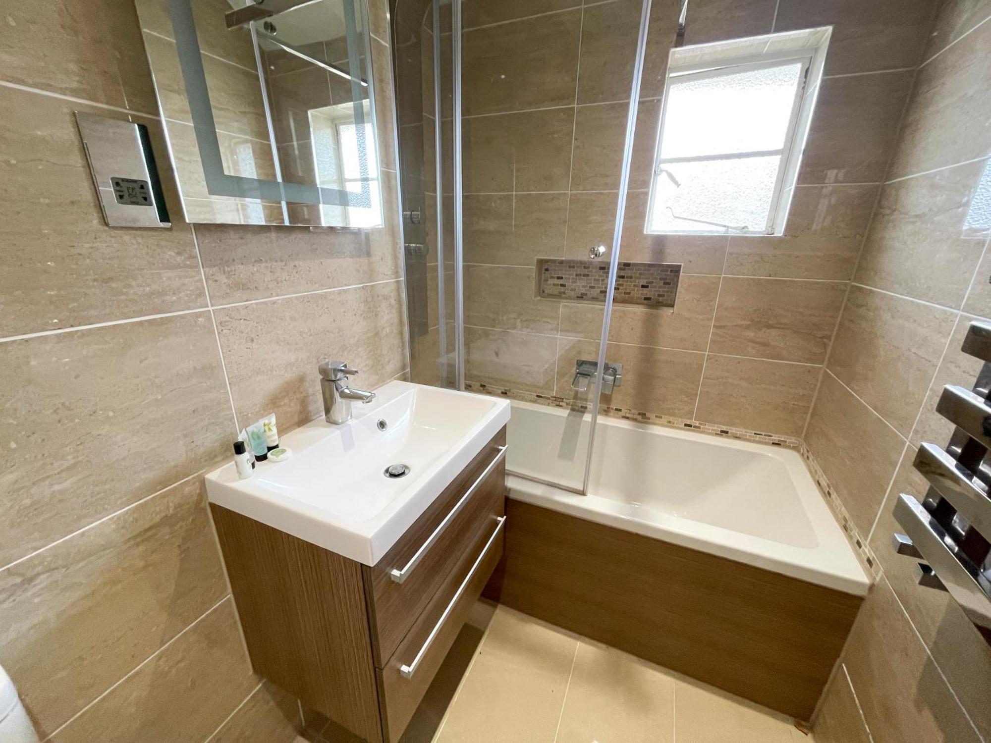Luxurious Large Open Plan Family - Walk To Addenbrookes - Homehost