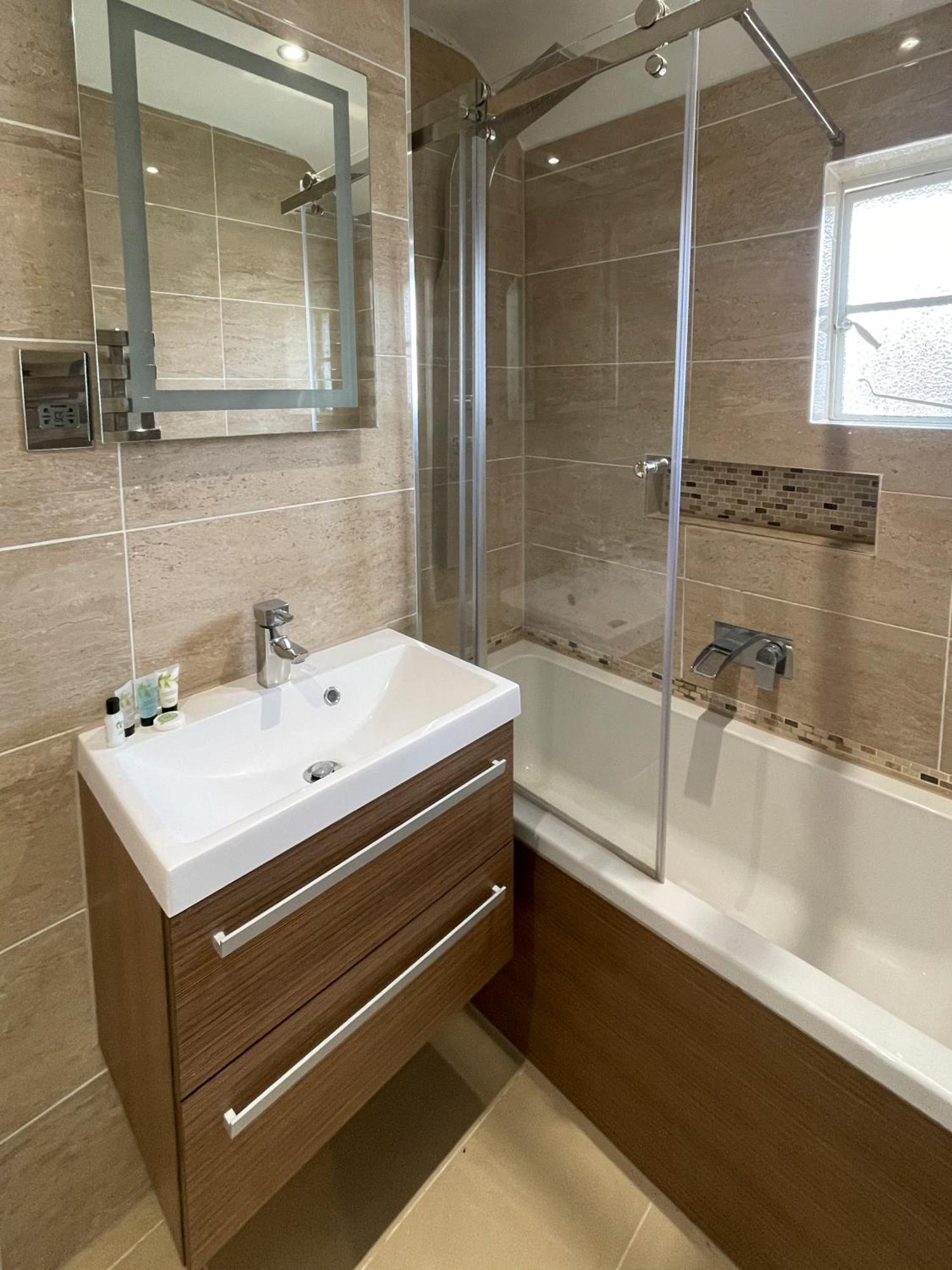 Luxurious Large Open Plan Family - Walk To Addenbrookes - Homehost Holiday home