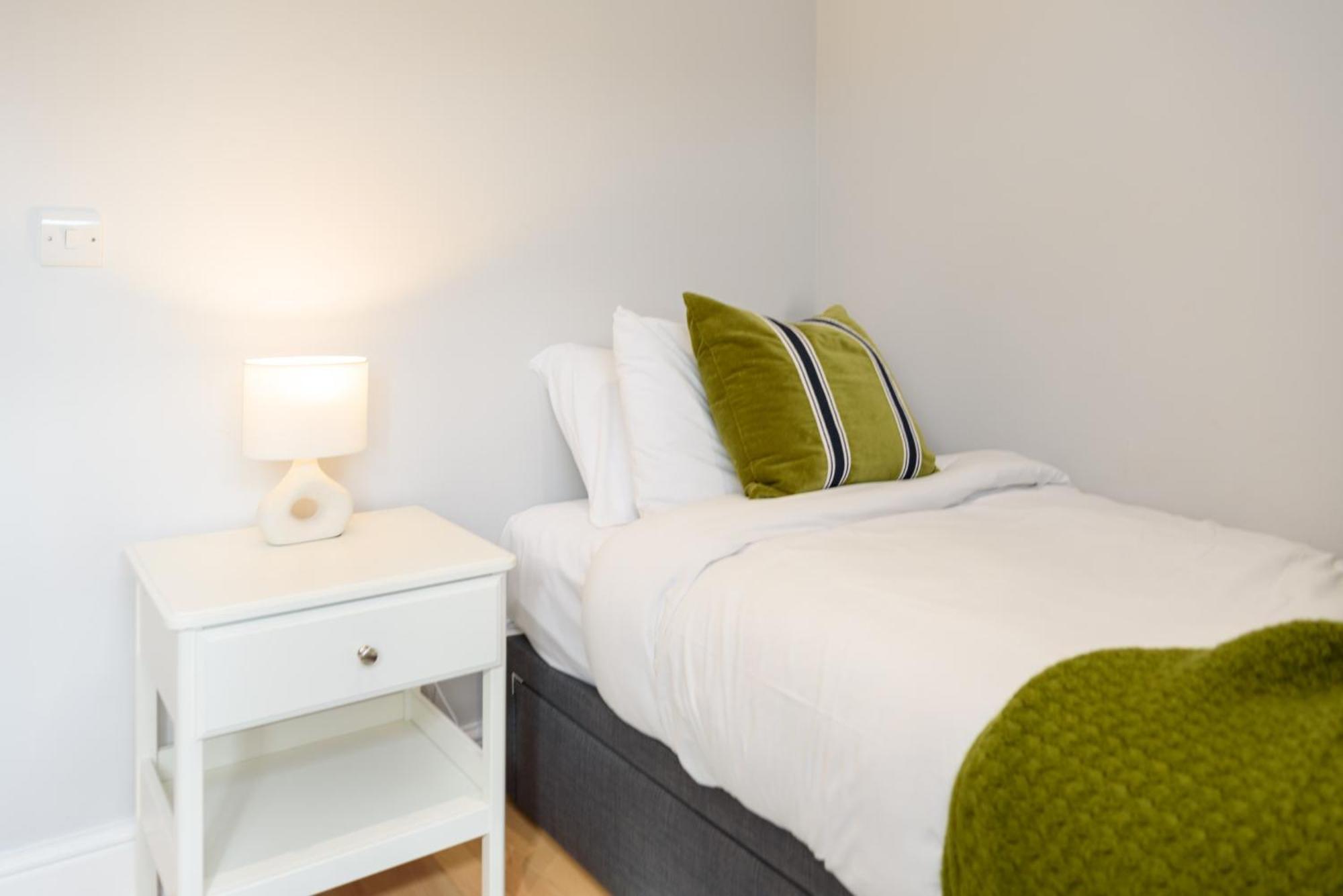 Spacious And House On The River Cam Holiday home Cambridge (Cambridgeshire)