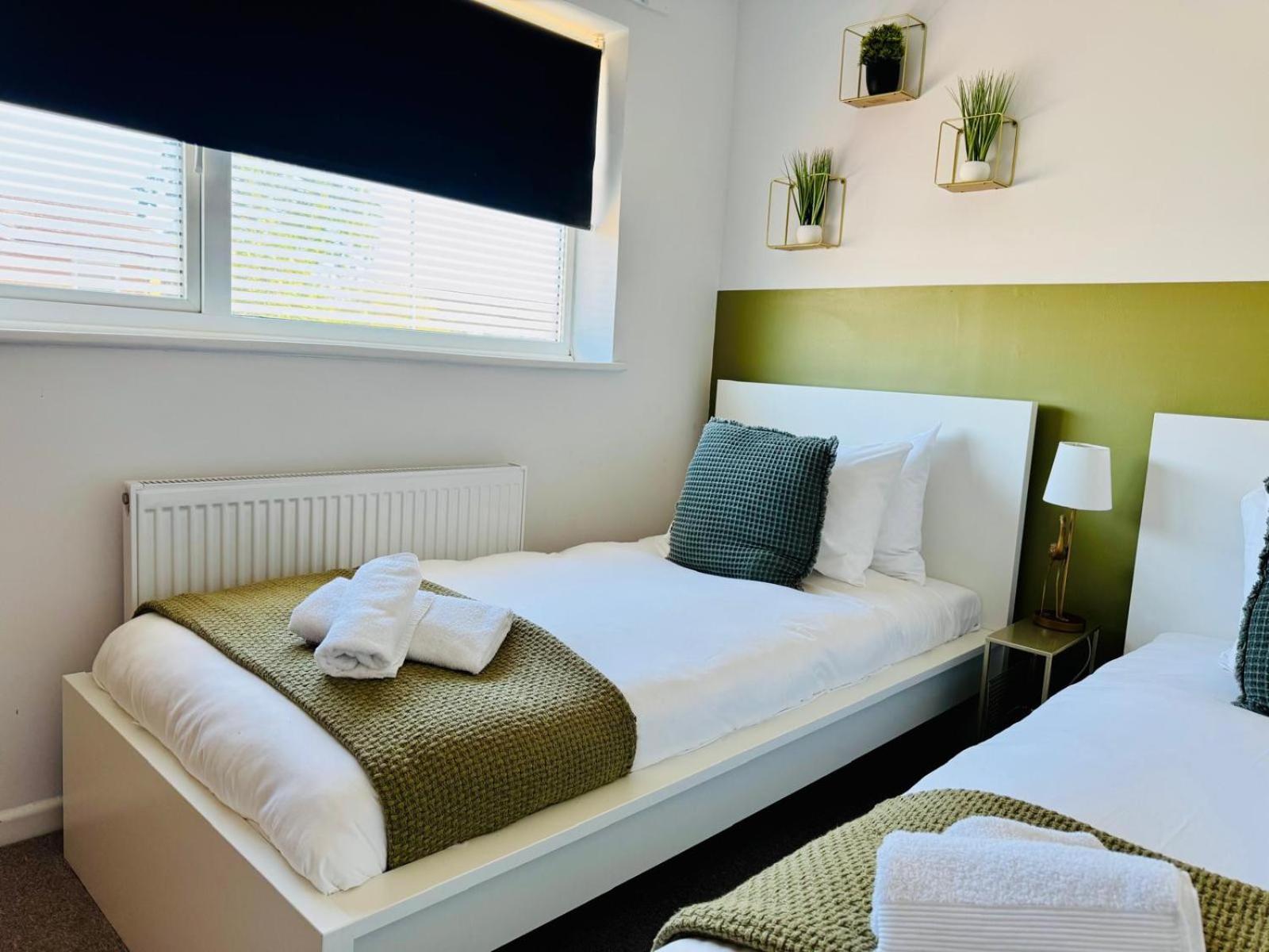 Jade's Cozy Retreat: Pet-friendly 2-bed With Garden Holiday home