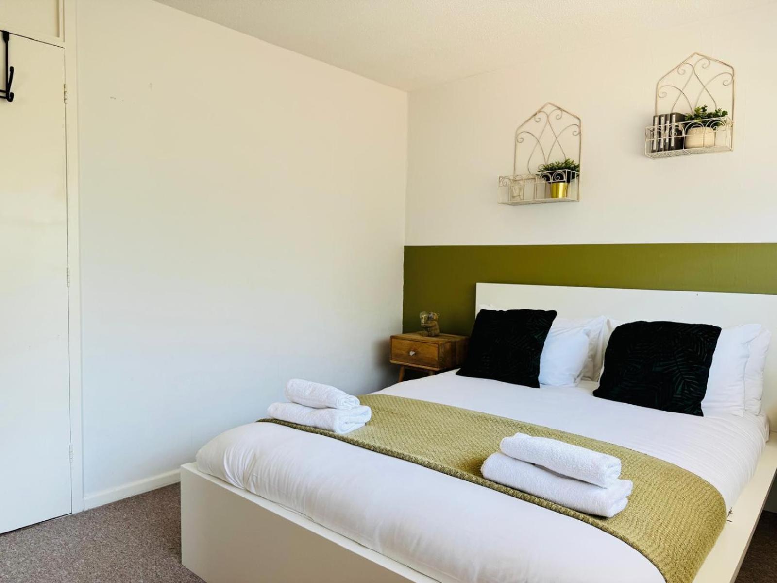 Jade's Cozy Retreat: Pet-friendly 2-bed With Garden Holiday home Cambridge (Cambridgeshire)