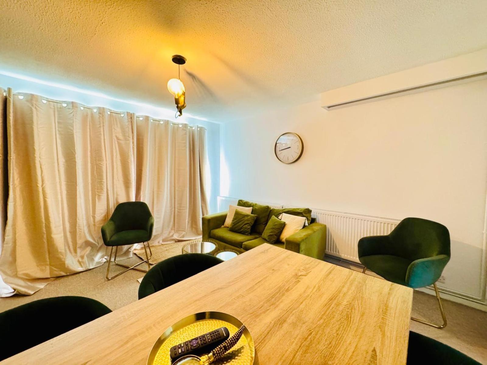 Holiday home Jade's Cozy Retreat: Pet-friendly 2-bed With Garden *