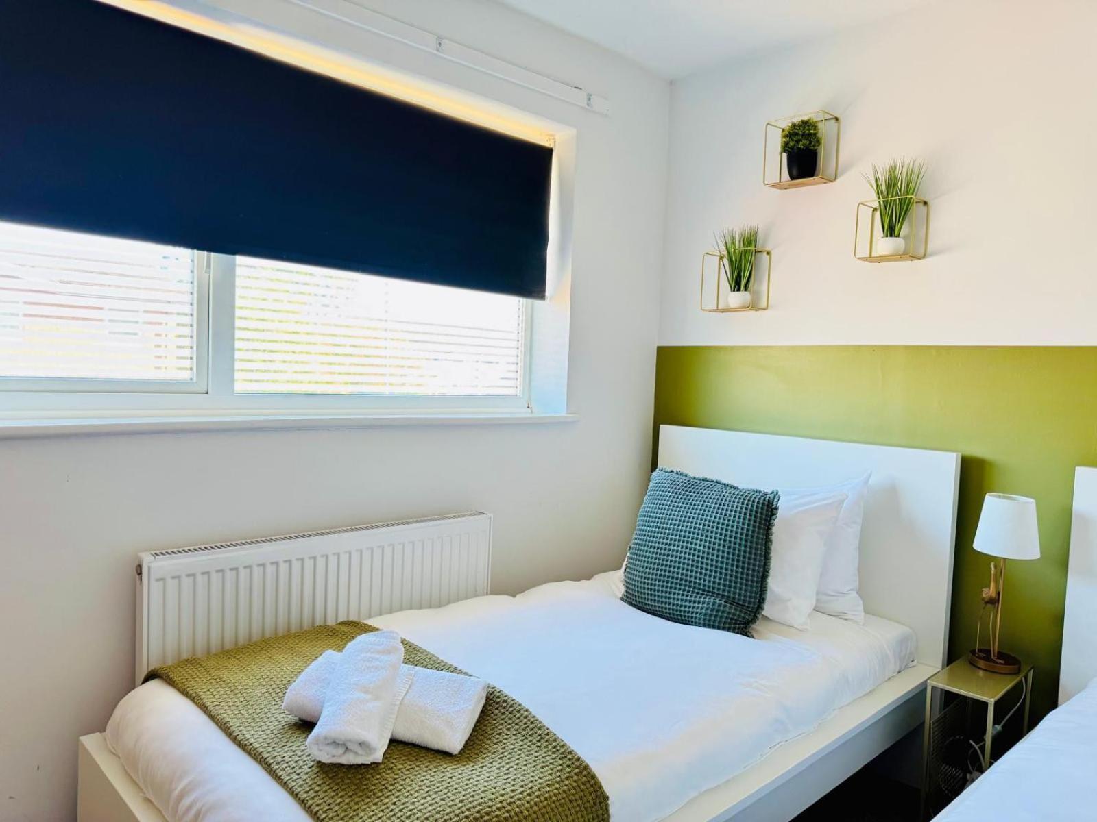 Jade's Cozy Retreat: Pet-friendly 2-bed With Garden Holiday home