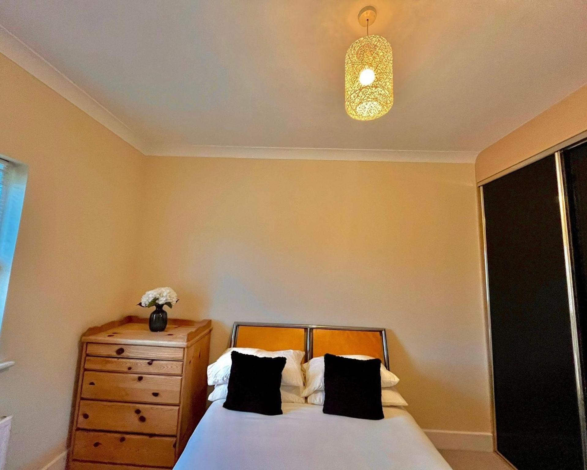 Cozy Retreat - 1 Bed Apartment