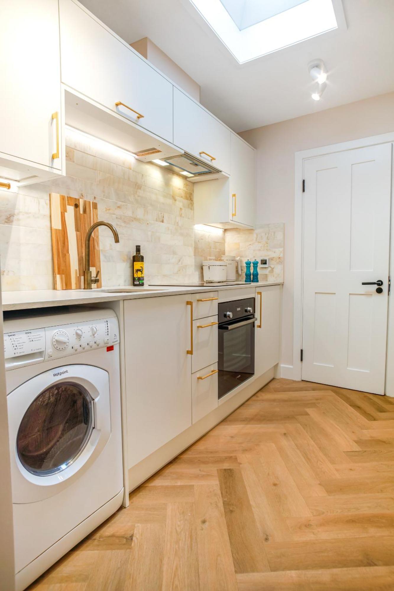 Apartment Very Location - Large Luxury By River And Centre *