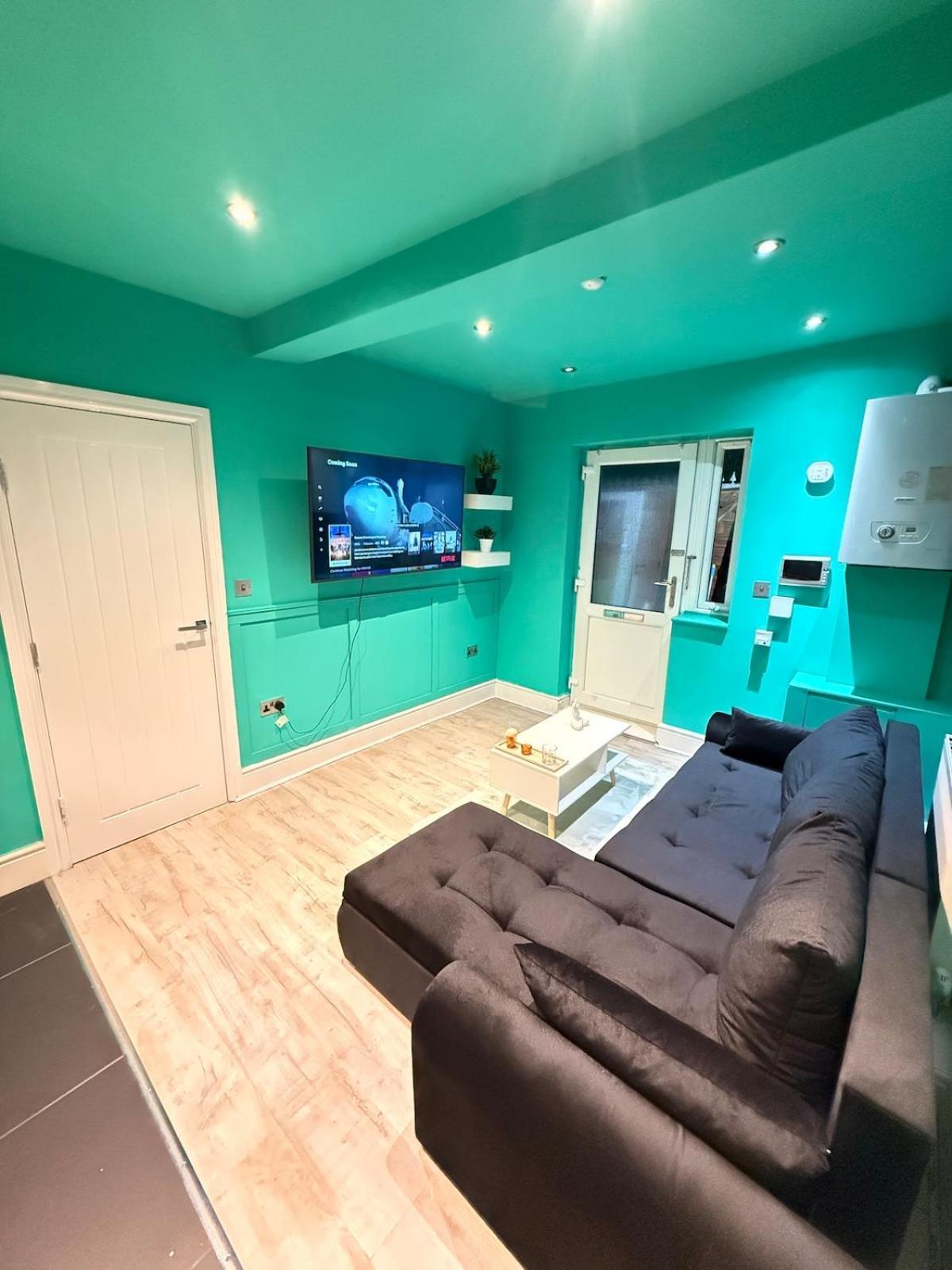 The Emerald Aura By Staion Apartment *