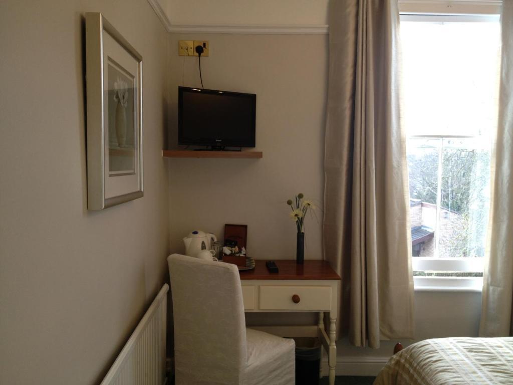 From Bed & Breakfast 4*