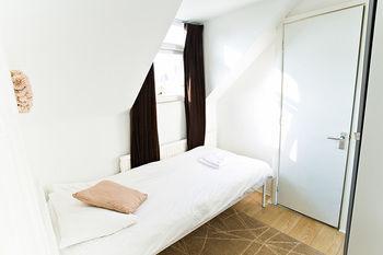 House Hotel