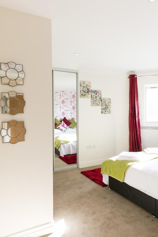 Penthouse 5 Mins Walk To Centre & Colleges With Balcony & Sleeps 6 Apartment *