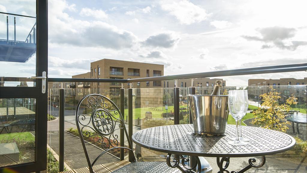 Tailored - De Havilland House *