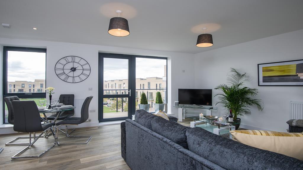 Tailored - De Havilland House *