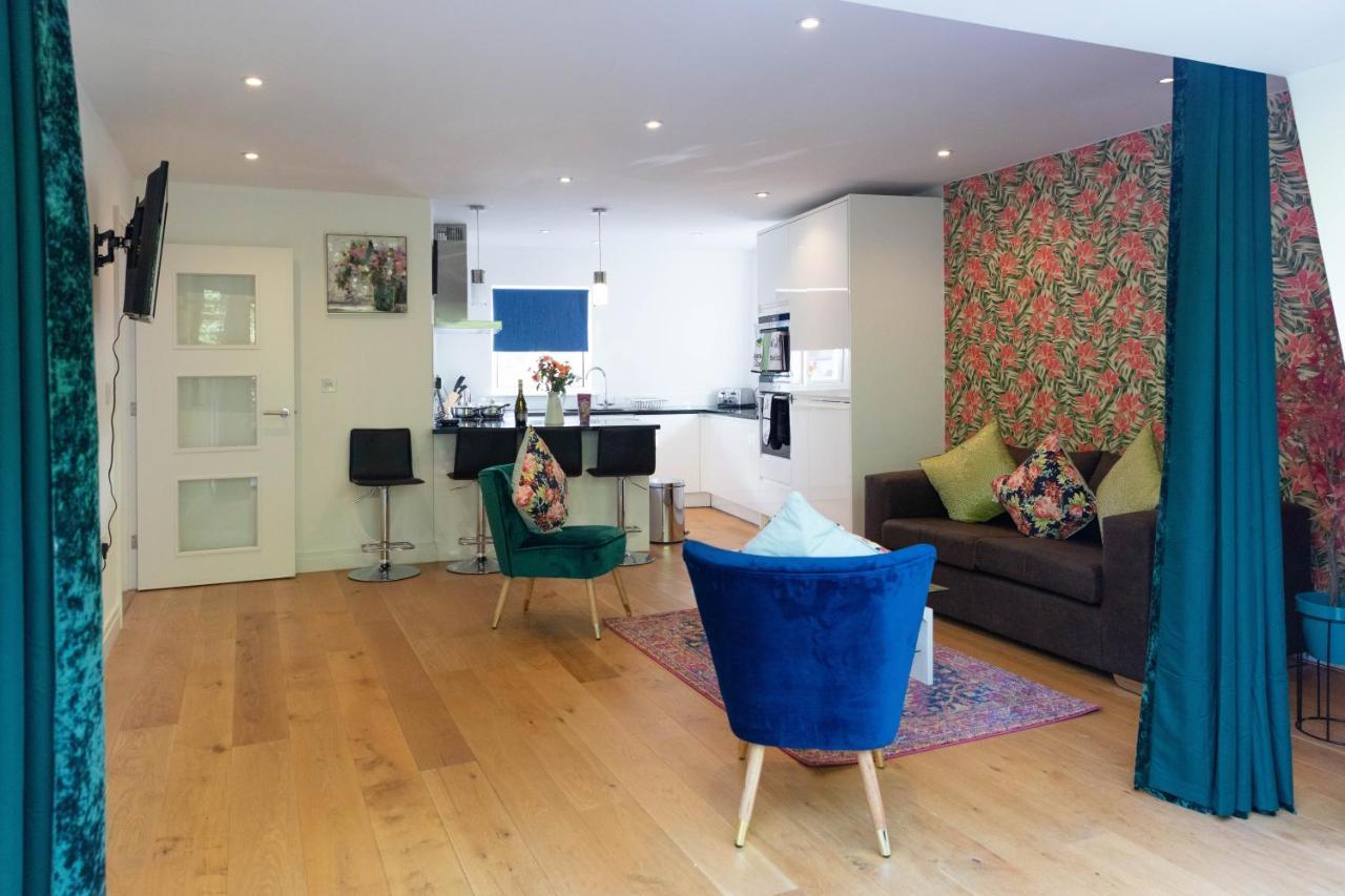 Penthouse 5 Mins Walk To Centre & Colleges With Terrace & Sleeps 6 *