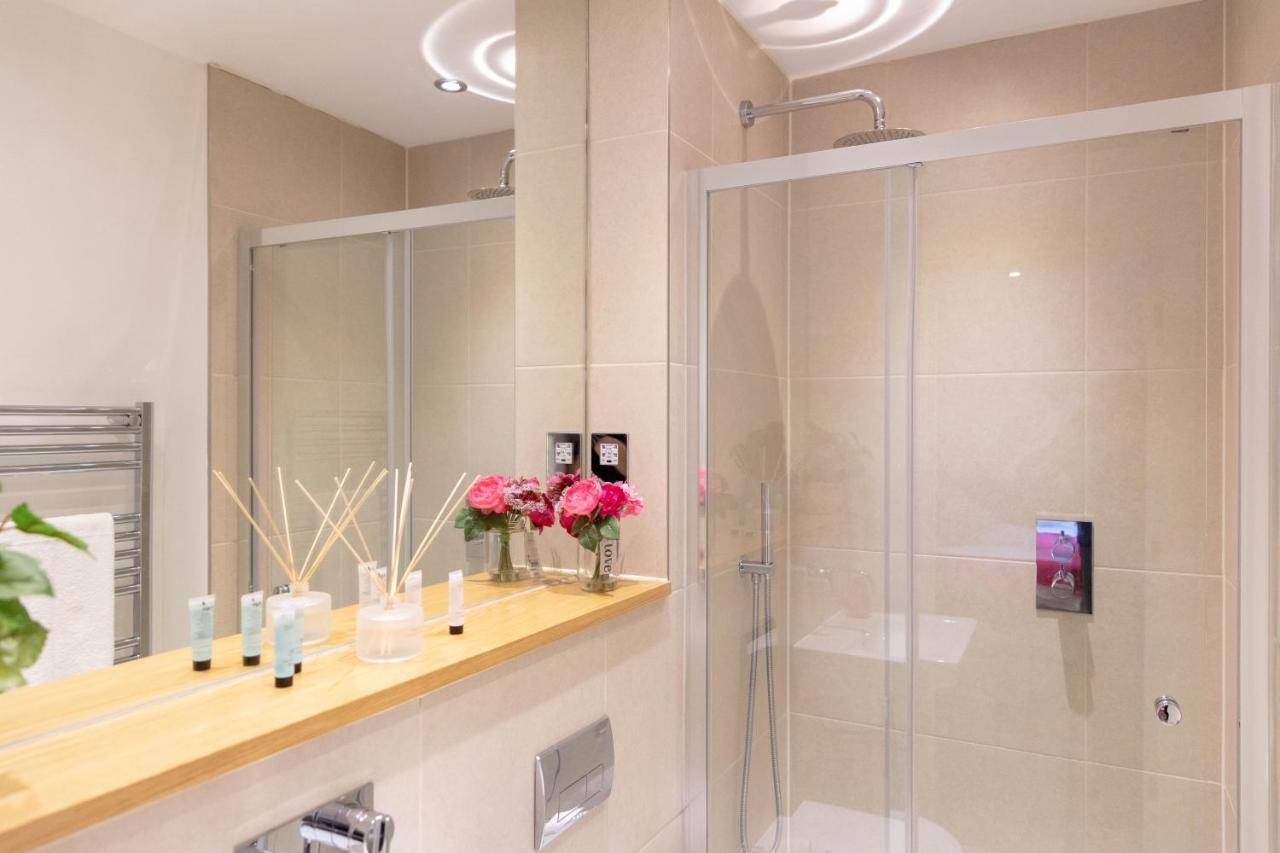Penthouse 5 Mins Walk To Centre & Colleges With Terrace & Sleeps 6 Apartment