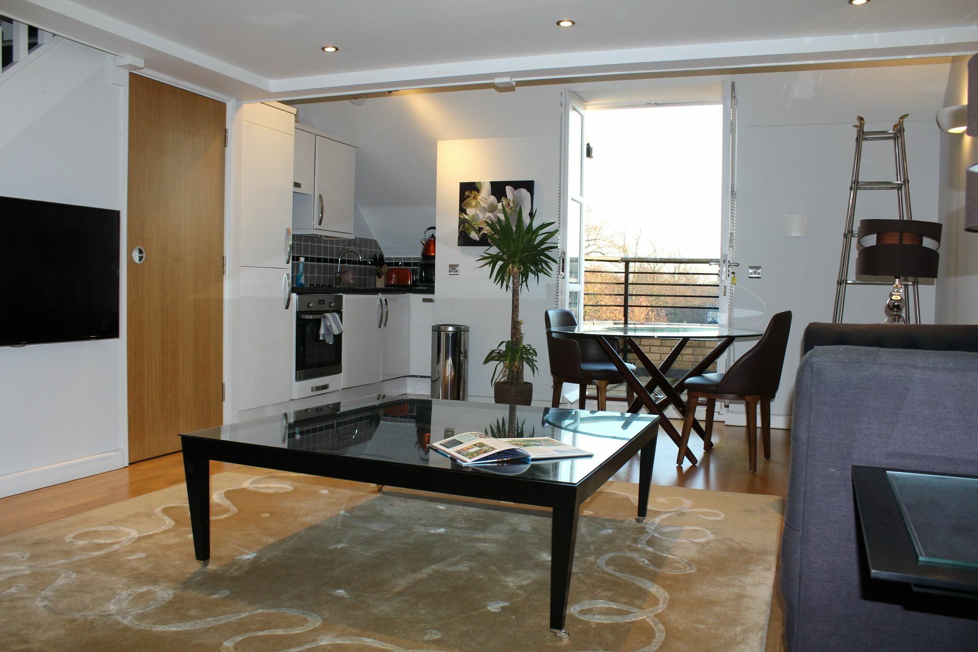 Lux Living - Marino Place *