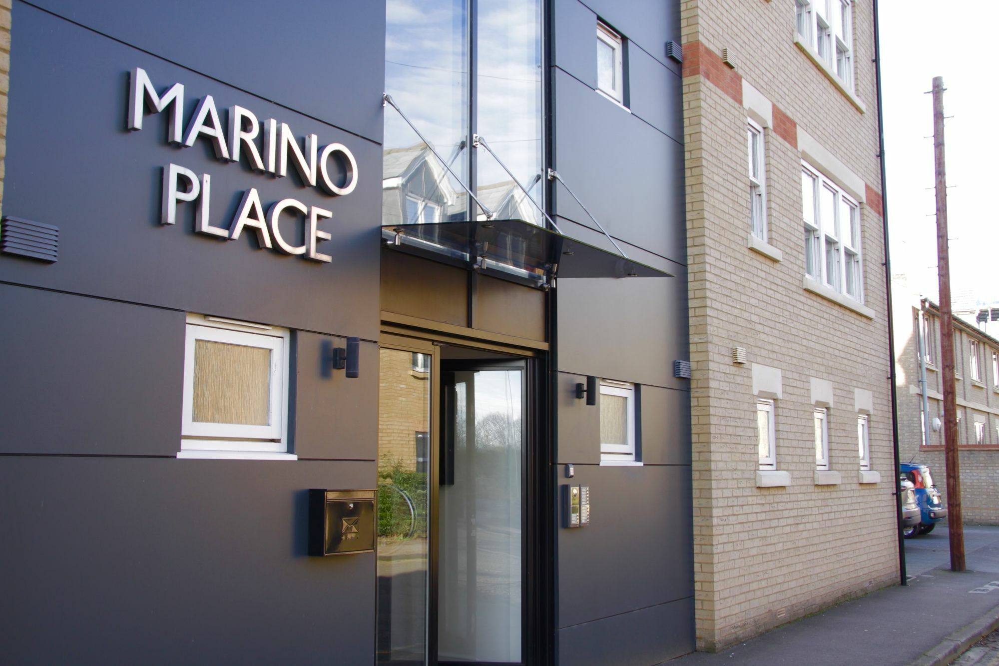 Lux Living - Marino Place Apartment *