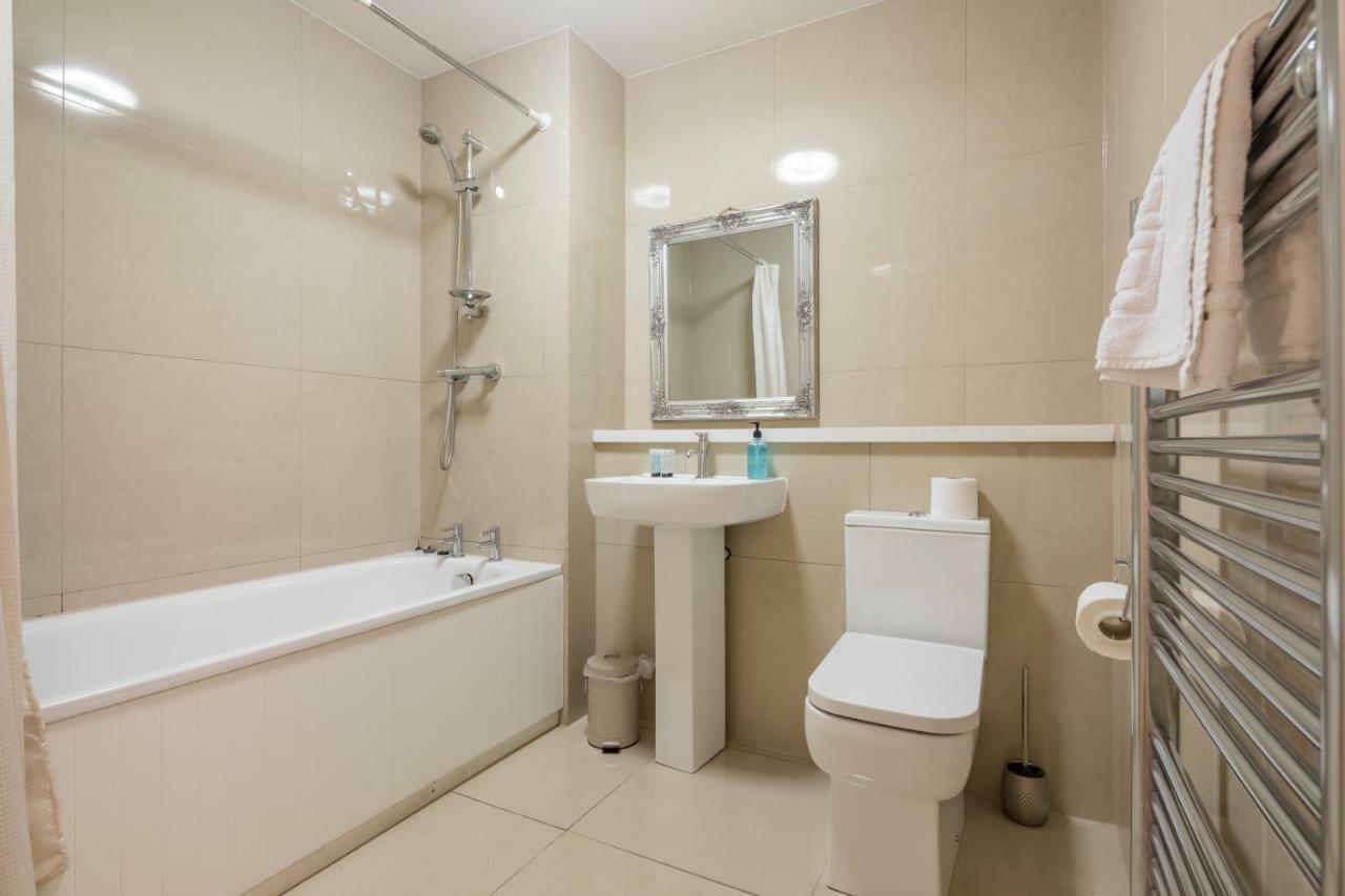 Koala & Tree - Bridge View 1 Bed - Short Lets & Serviced *