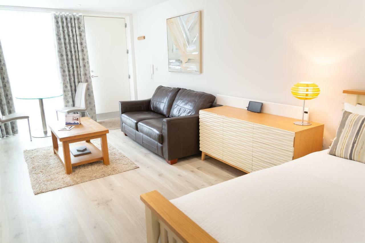 Citystay - Midsummer Mews Apartment *