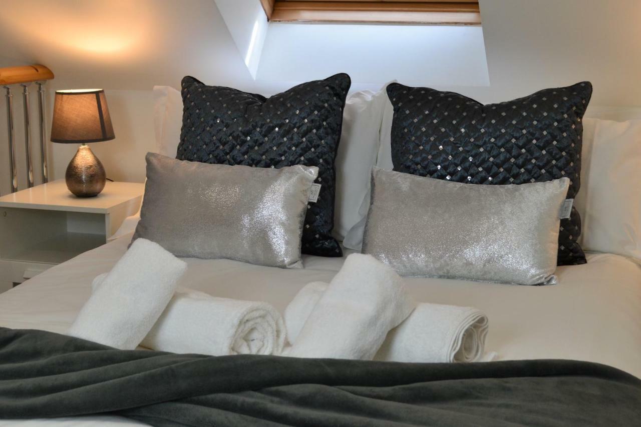 Epicsa - Family & Corporate Mews With Free Parking Apartment