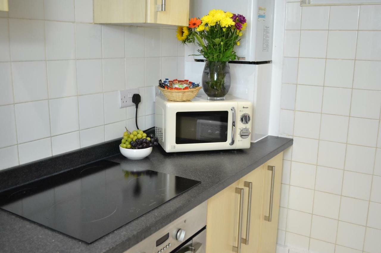 Epicsa - Family & Corporate Mews With Free Parking Apartment *