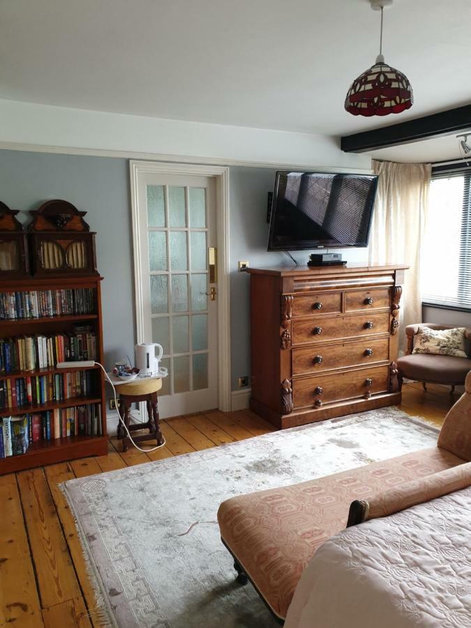Harry's Bed & Breakfast 3*
