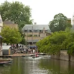 2 Bedroom City Centre Townhouse - With Parking