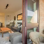 Super Central Cambridge Flat For Up To 4 People
