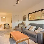 Super Central Cambridge Flat For Up To 4 People
