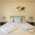 Super Central Cambridge Flat For Up To 4 People