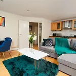 Exquisite Cambridge Abode - Sleeps 6 - Parking